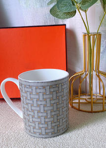 Ensemble de 4 assiettes à dîner en porcelaine fine, motif mosaïque argentée européenne, best-seller - Product Image 5