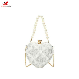 Pochette de soirée florale en forme de cœur avec chaînes, design tendance, couleur unie, sac à bandoulière élégant, commande en gros mixte prête à expédier - Product Image 1