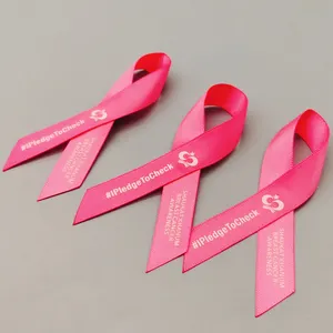 تخصيص الوردي الأحمر الأرجواني شريط التوعية الجملة شريط من الساتان الوعي سرطان الثدي الشريط الانحناء دبوس