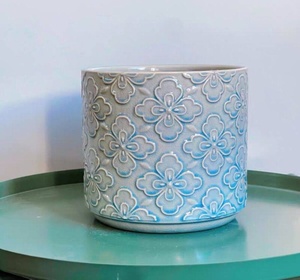Pot de fleurs en céramique de style nordique, fait main et unique, avec glaçure simple en relief et design de pot à orchidées, pour utilisation au sol - Product Image 4
