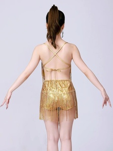 Combinaison scintillante pour femme à sequins holographiques et franges, col rond ample, dos nu, à lacets, avec 4 rangs de pompons, pour l'été, les festivals et les soirées. - Product Image 5