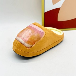 Pantuflas de Invierno Personalizadas con Diseño Creativo de Parodia de Bigfoot, Antideslizantes, Cálidas, de Felpa, con Punta Cerrada y Suela de EVA para Uso en el Hogar - Product Image 2