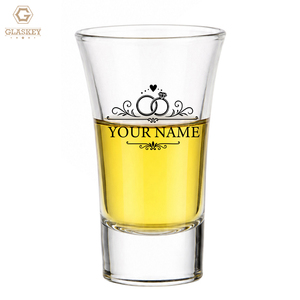 Coffret de verres à shot personnalisés pour mariage avec nom et date, coffret cadeau blanc, élégant ensemble de verres à vin de petite taille - Product Image 5