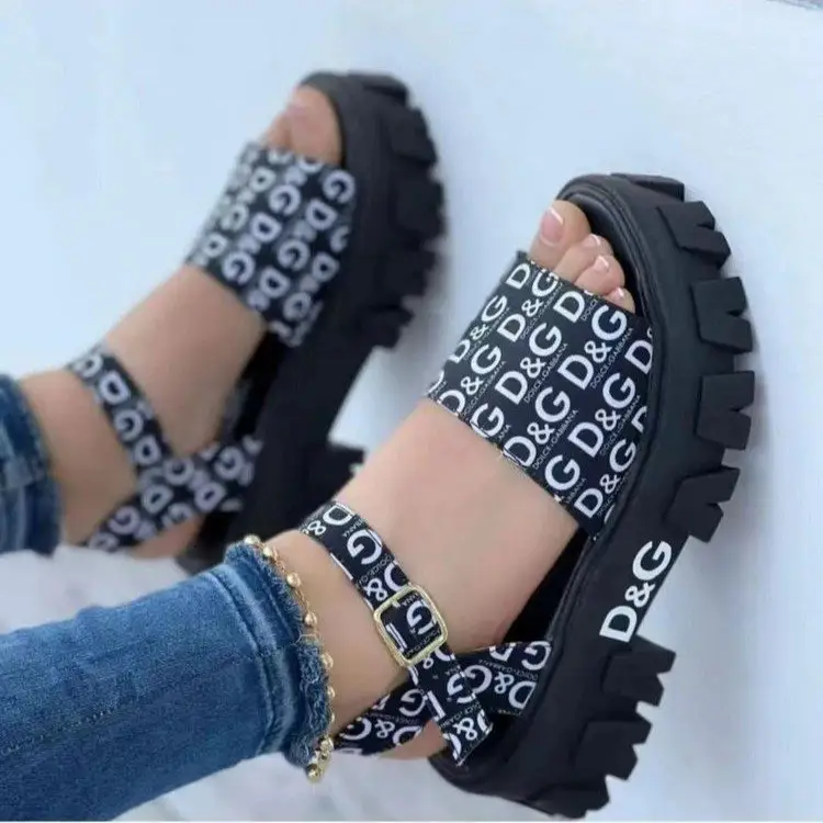 Women's thick bottom large size sandals new fashionable beach sandals for external wear