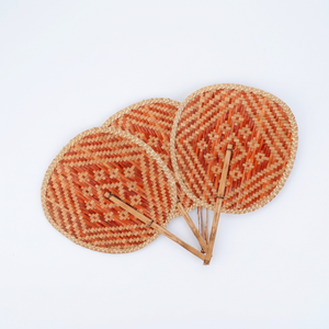 Éventail en bois de bambou coloré, artisanat décoratif pour la maison, design moderne, usage domestique, prix compétitif, grossiste - Product Image 1