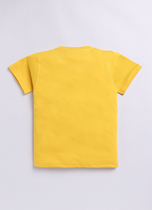 เสื้อยืดเด็กผู้ชายสีเหลืองผ้าฝ้ายลายรถแข่งพิมพ์ลายทันสมัยสวมใส่สบายผ้าระบายอากาศได้ดีเหมาะสำหรับใช้ในชีวิตประจำวัน - Product Image 2