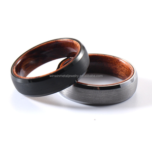 Großhandel 6mm Trendige Wolfram-Einlage Modeschmuck Herren Ehering Maßgefertigte Partnerringe Zertifiziert für Tägliches Tragen - Product Image 1