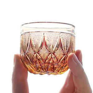 Design classico per feste di tè e vino per tavoli da ristorante fatto a mano in stile Edo Kiriko - Product Image 1