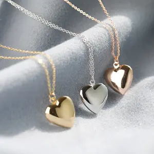 Love Peach Photo Colgante que se puede abrir Cadenas de moda Tiny Heart Locket Collar de acero inoxidable para mujer Joyería