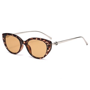 Gafas de sol tipo ojo de gato con media montura, lentes degradadas UV400, protección solar retro para mujer, para adultos - Product Image 4
