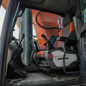 Used Doosan DX530 <b>Heavy</b> <b>Duty</b> Excavator 50 Ton Crawler Digger Pre-Owned Motor 3M3 <b>Bucket</b> 283KW Power - Product Image 5