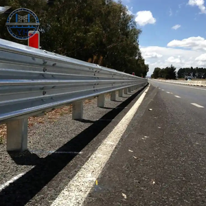 Barrières de sécurité routière haute performance pour la protection dans les zones routières à forte vitesse, barrières de sécurité routière, barrières de circulation - Product Image 2