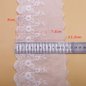 Fornitura di fabbrica 11.5cm ricamo bianco 100% tessuto di cotone ricamo ricamo modello occhiello pizzo Trim grande stock campione gratuito