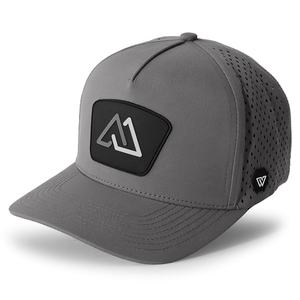Casquette de camionneur en nylon gris avec applique en caoutchouc, 5 panneaux, visière incurvée, casquette de performance personnalisée, vente en gros - Product Image 1