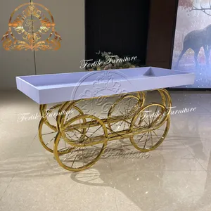 Carrello di caramelle dolci corona decorazione centrotavola evento con ruota