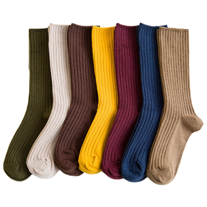 Chaussettes ras du cou pour femmes, couleur unie, en mélange de coton tricoté, respirantes, pour usage quotidien, saison automne, style classique, logo personnalisé - Product Image 1