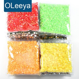 Strass en résine Oleeya, 10000 pièces/sac, tailles mixtes SS6-SS30, argent, à dos plat, pour décoration d'ongles - Product Image 2