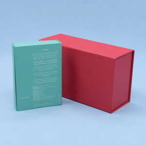 Boîte cadeau rigide en carton noir de luxe avec fermeture magnétique personnalisée avec insert en mousse EVA - Product Image 2