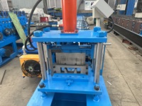 Machine de formage à froid de panneaux solaires en forme de M