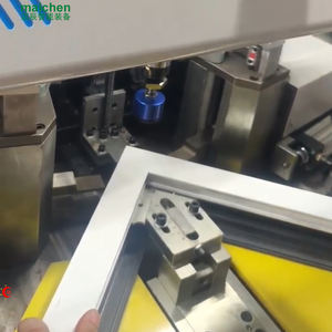 Machine de combinaison d'assemblage d'angle à synchronisation lourde - Assemblage sécurisé pour l'aluminium ultra-épais (connexion de profil sans déformation) - Product Image 4