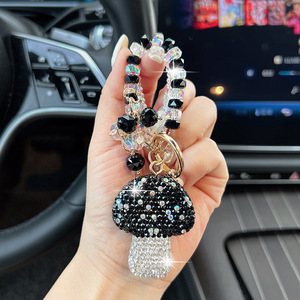 Nouveau porte-clés champignon en argile orné de strass, pendentif en cristal tendance, accessoire créatif et exquis pour clés de voiture et sacs à main - Product Image 3