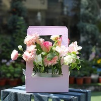 Boîtes cadeaux pour bouquets de fleurs en papier kraft écologiques et recyclables, avec poignée, laminage mat et gaufrage pour emballages de Noël
