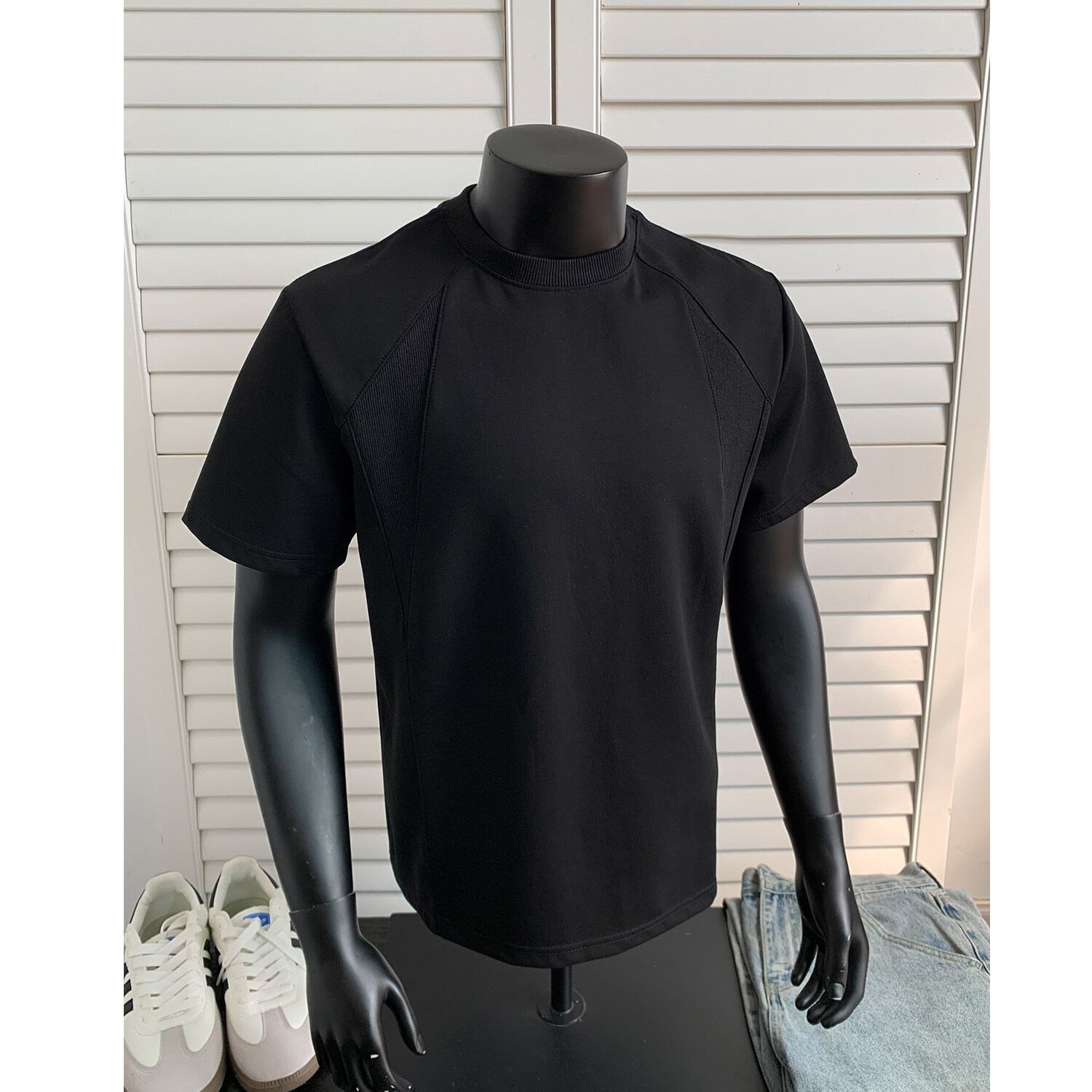 back collar over shoulder pressing line-black