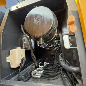 Excavatrice sur chenilles hydraulique Volvo EC290 d'occasion, 29 tonnes, diesel, pour travaux de construction lourde, terrassement et opérations minières - Product Image 4