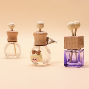 <span class=keywords><strong>Bouchon</strong></span> de <span class=keywords><strong>bouteille</strong></span> en bois avec lanière pendentif ornement <span class=keywords><strong>bouteille</strong></span> d'aromathérapie <span class=keywords><strong>bouteille</strong></span> de parfum de voiture créative - Product Image 3
