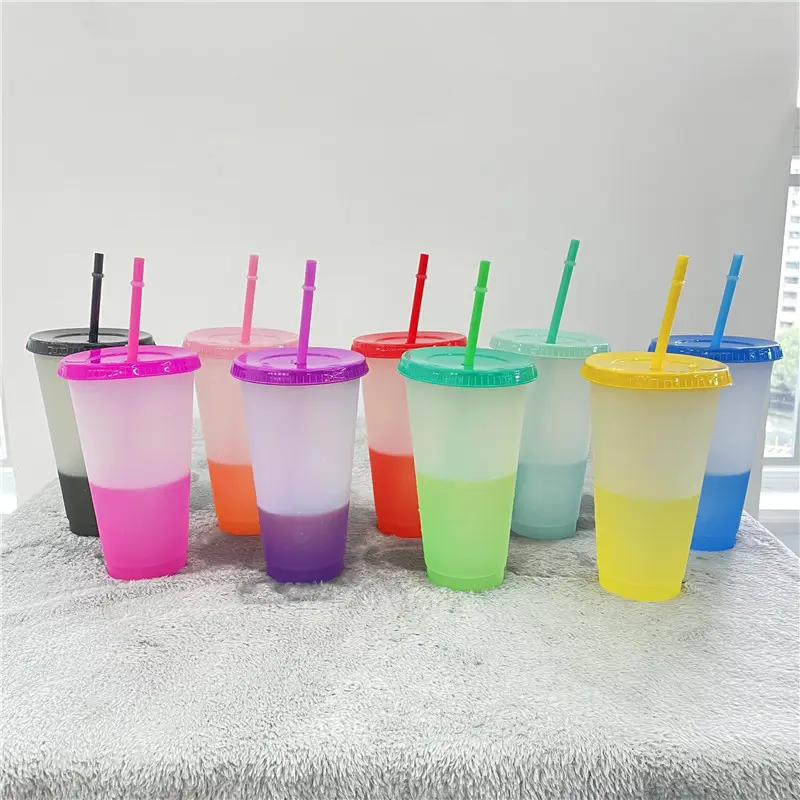 Verão mudança de cor 16oz 24oz cor mudando Reusável fosco plástico Ice Cold Drink Cup com tampas e palhas para beber frio