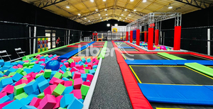 Parc de trampolines intérieur commercial, zones vertes, bleues et noires, fosse à mousse, filet de protection, équipement de jeu interactif écologique pour - Product Image 5