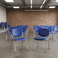 Chaise d'école en acier et plastique avec tablette d'écriture, chaise de formation en classe avec accoudoir tablette – Vente en gros usine