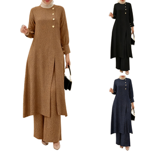Conjunto de dos piezas elegante <span class=keywords><strong>y</strong></span> moderno de camisas largas de color sólido Pantalones de pierna ancha <span class=keywords><strong>para</strong></span> mujeres musulmanas indonesias de talla grande en stock - Product Image 1
