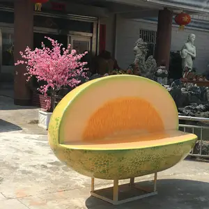 كرسي مزين بنمط تمثال منحوت من ألياف زجاجية على شكل البطيخ هامي من المصنع الصيني