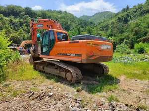 En bon état, faibles heures de travail Doosan Dx260 a utilisé des pelles Doosan 26 tonnes sur chenilles à vendre un brise-roche - Product Image 2