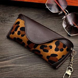 Étui à lunettes en cuir PU à texture poil de cheval imprimé léopard, fourni par l'usine, sac de rangement portable pour lunettes pour hommes et femmes - Product Image 1