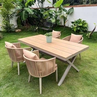 Meubles de jardin durables au design moderne, tables et chaises de salle à manger pour l'extérieur