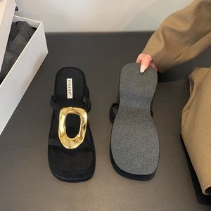 Sandales compensées tendance noires pour femme, 7 cm, à semelle épaisse, pour l'été et l'extérieur, en PU respirant et léger, avec semelle extérieure en caoutchouc - Product Image 3