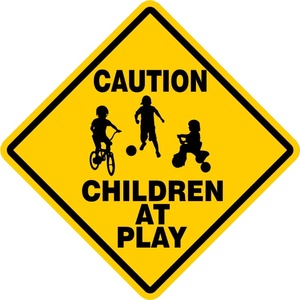 Rak iklan anak luar ruangan kustom At Play 3 kaki tanda lalu lintas