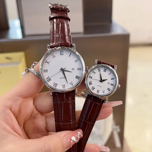 Relojes de Pareja para Hombre y Mujer con Esfera de Números Romanos, Función de Fecha, Correa de Cuero con Patrón de Cocodrilo, Movimiento de Cuarzo Omegaes - Product Image 1