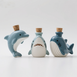 Bouteille d'essence en céramique animaux marins mignons 2 oz, pot d'huile essentielle requin et dauphin avec bouchon en liège, décoration effrayante pour spas et salons - Product Image 1