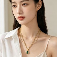 Collier double couche classique en acier inoxydable avec pendentif géométrique vert moderne et pierres précieuses, chaîne latérale, bijoux tendance en promotion TGXL14701