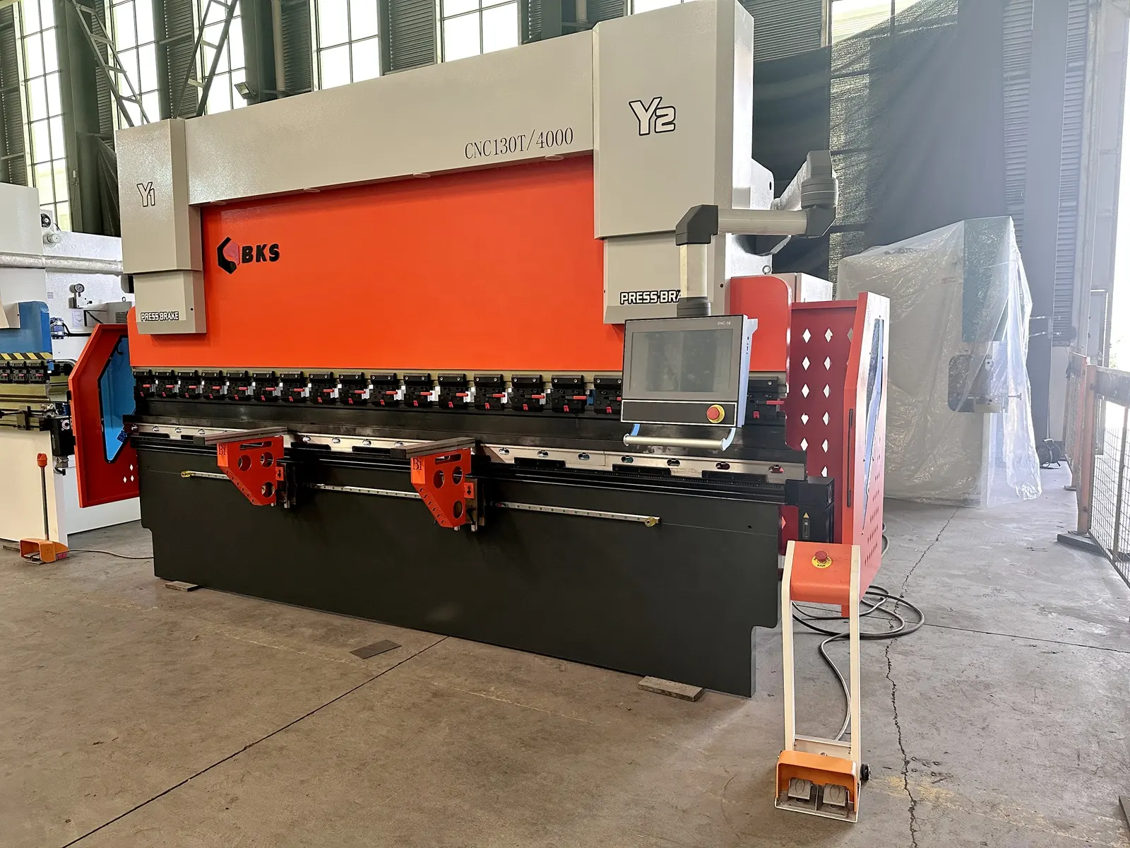 400T/4000 Electro hydraulic synchronous CNC press brake with DA-53T system