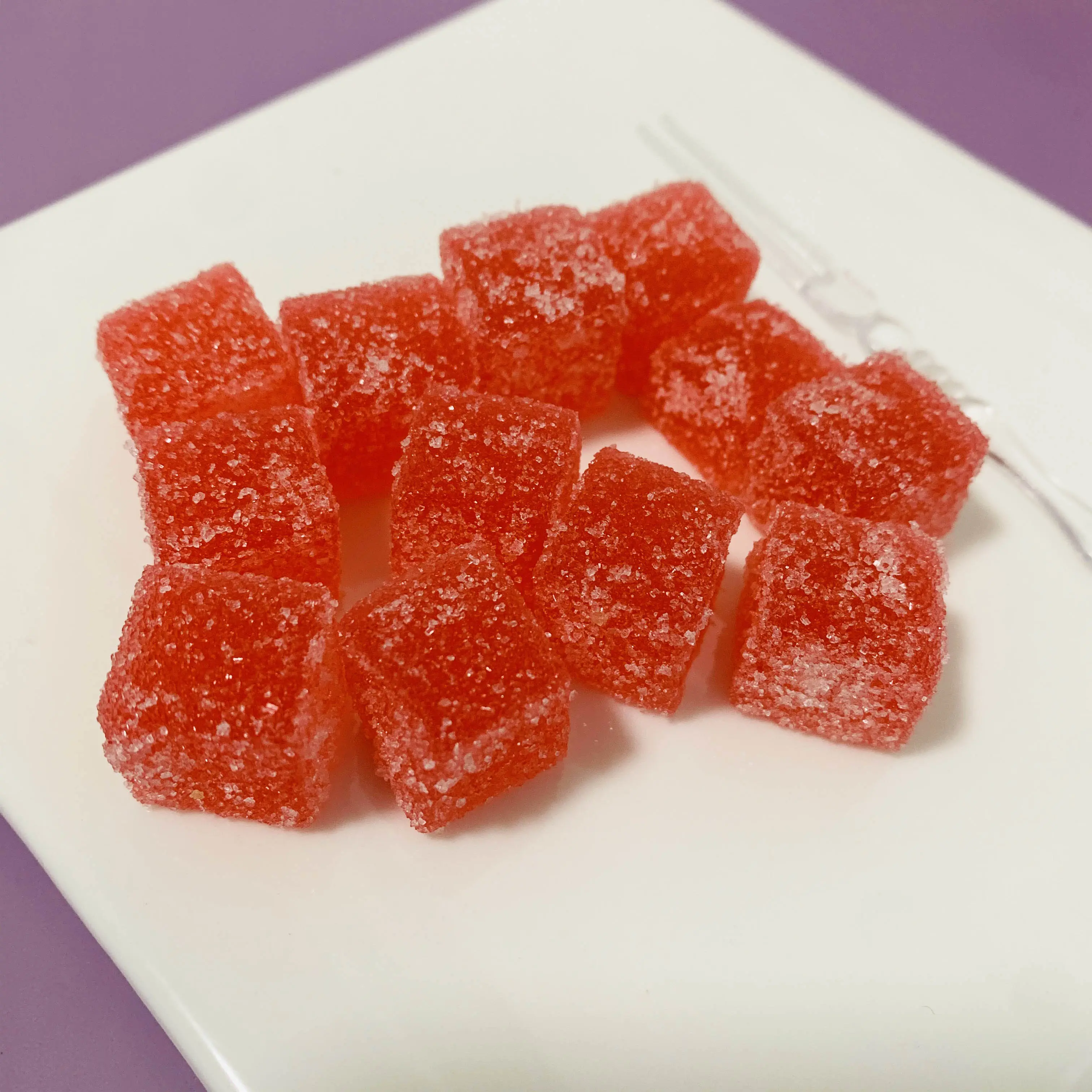 Factory Direct Supply Fruchtige Soft Candy Zucker beschichtete Erdbeer geschmack Soft Gummy Candy Casual Sweet Snacks