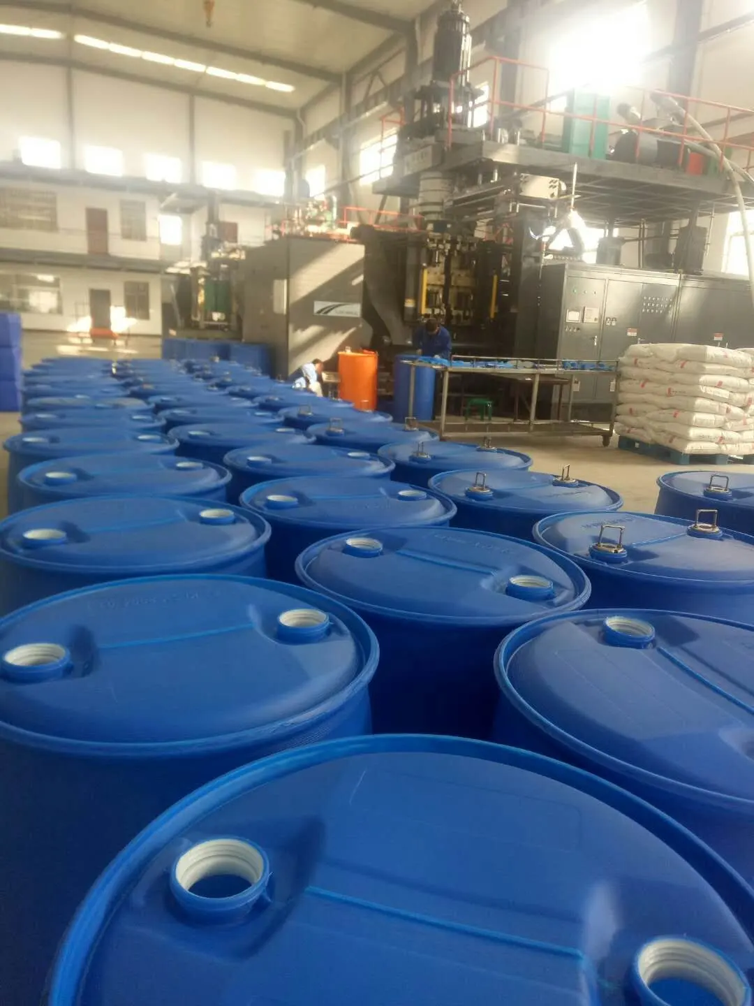 เคมีสองชั้น L แหวนกลองเป่าเครื่องปั้นพลาสติกลิตร Hdpe 200l 220ลิตร55แกลลอนทำให้เครื่องจักรสีฟ้า250L