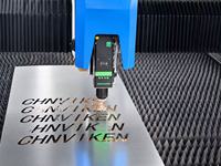 Machine de découpe laser à fibre CNC professionnelle pour tôles et tubes en acier inoxydable et acier au carbone