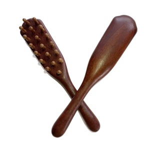 Peine <span class=keywords><strong>de</strong></span> madera maciza <span class=keywords><strong>de</strong></span> sándalo dorado con mango largo para masaje <span class=keywords><strong>de</strong></span> meridianos en el cuero cabelludo y la cabeza, peine <span class=keywords><strong>de</strong></span> <span class=keywords><strong>dientes</strong></span> anchos para hombres y mujeres - Product Image 3