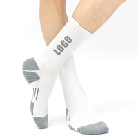 Chaussettes de sport décontractées personnalisées en Spandex/Nylon/Coton respirantes et absorbantes pour la course et le basketball