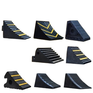 Cales de roue en caoutchouc de haute qualité, bornes de stationnement en plastique, blocs de roue pour camions et caravanes, cale de freinage - Product Image 1