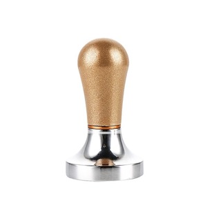 Prensador de Café de Aluminio de 57.5mm con Base de Acero Inoxidable y Mango Azul para Preparar Espresso - Product Image 4